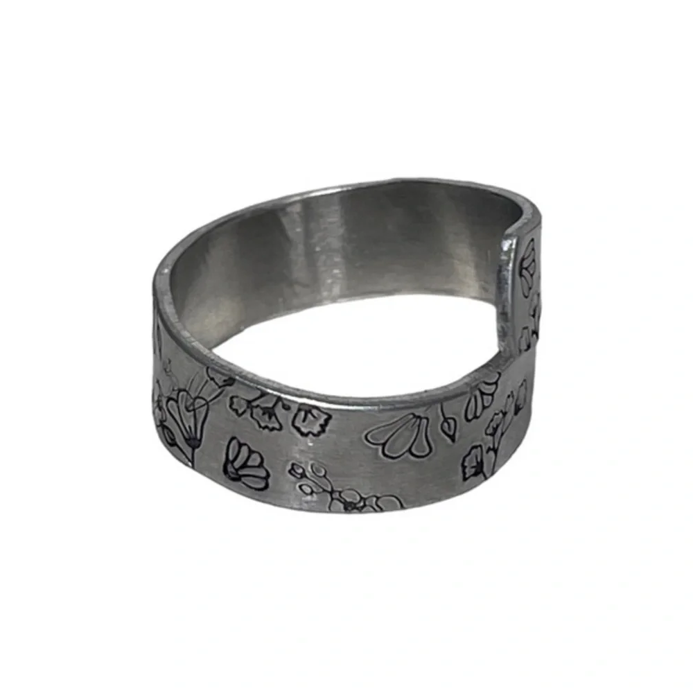 Handmade 7 stamped floral adjustable silver hypoallergenic aluminum wrap‎ ring